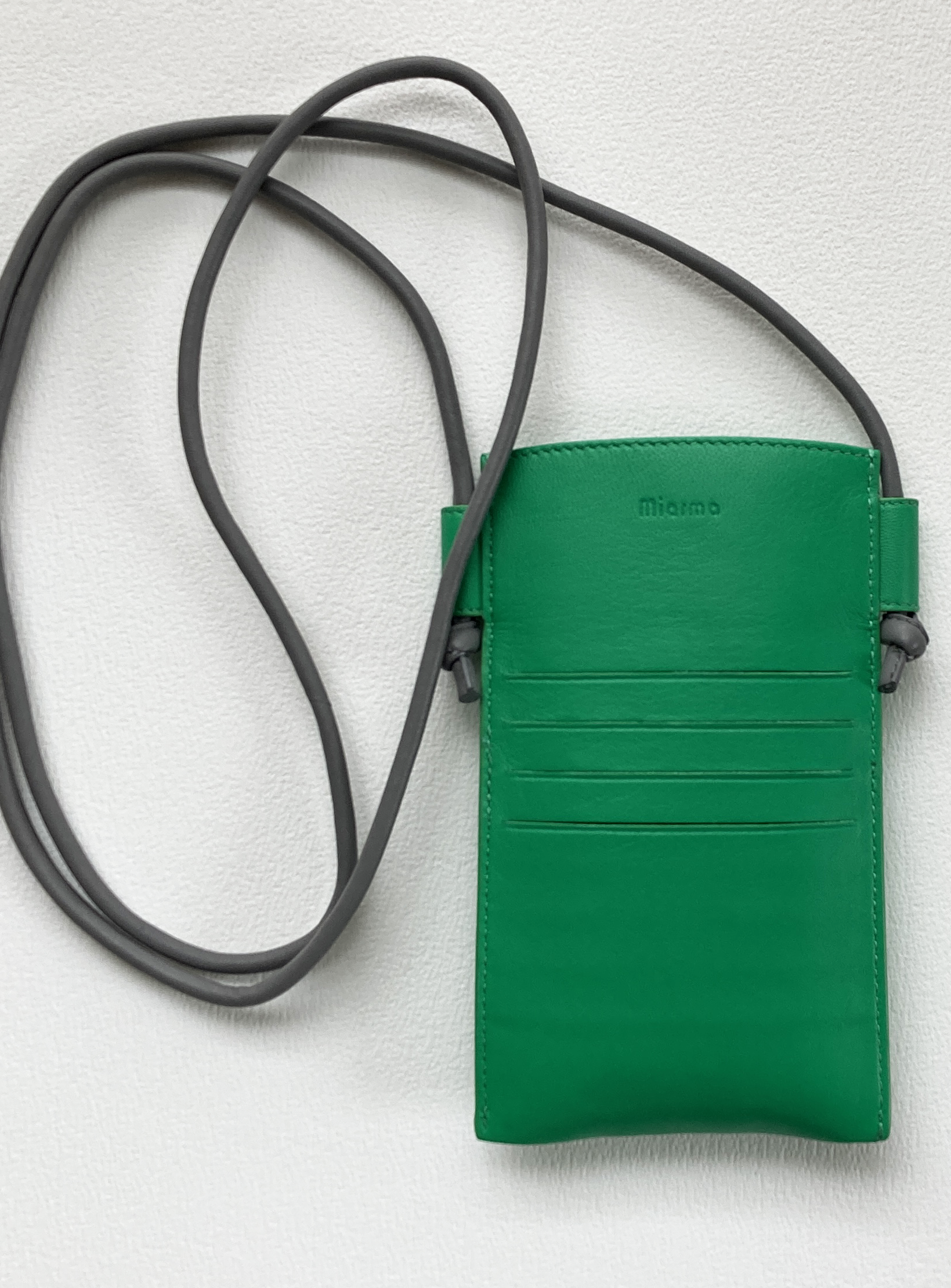 MIARMA Pronto étui portable cuir agneau bandoulière