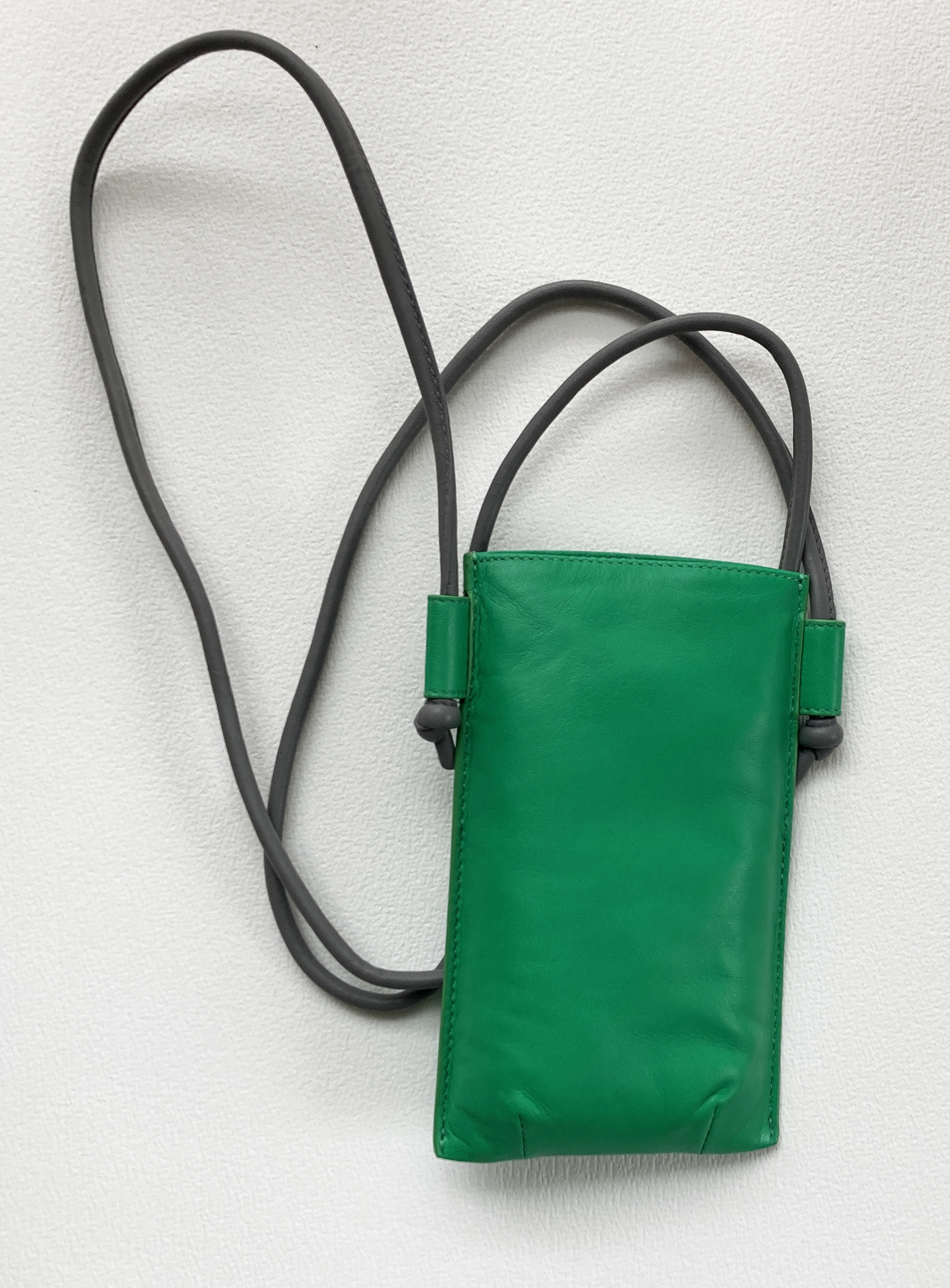 MIARMA Pronto étui portable cuir agneau bandoulière