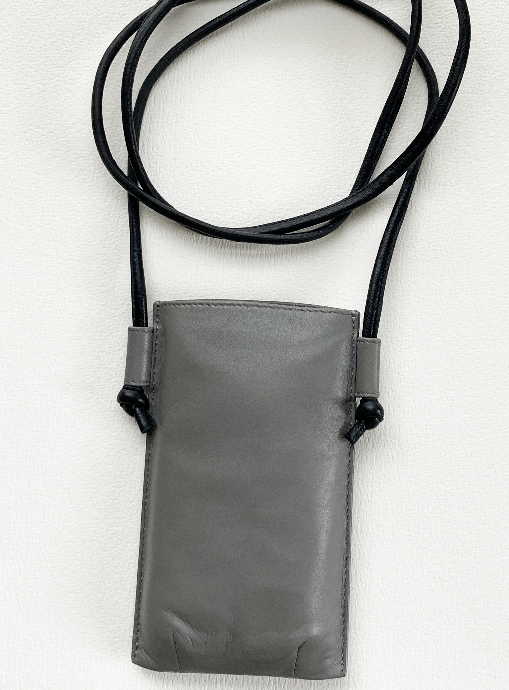 MIARMA Pronto étui portable cuir agneau bandoulière